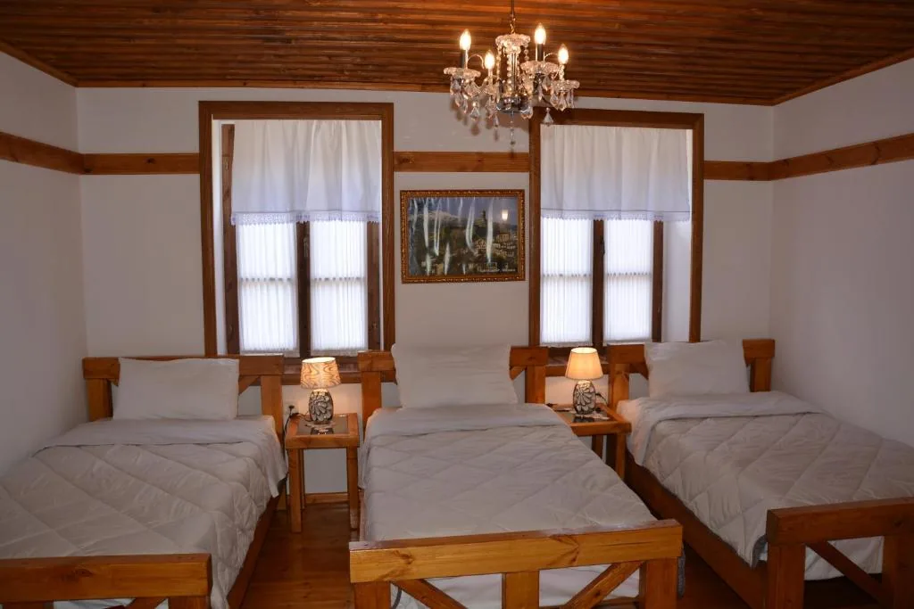 Triple Room with Bathroom — Hotel Bebej Tradicional